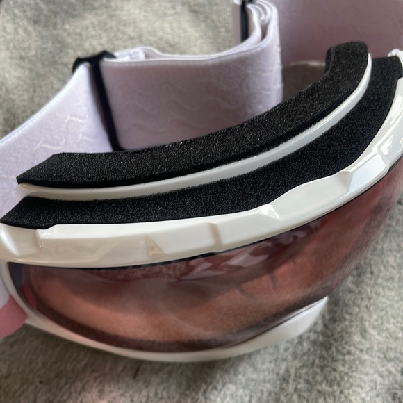 💕 PINK WOMAN’S SNOW MOBILE SKI SNOWBOARDING SNOW ACTIVITIES GOOGLES *NEW* - Picture 10 of 14